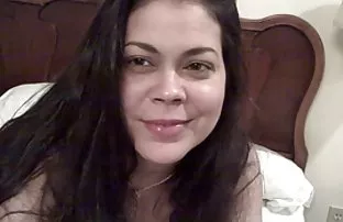 XXX मैंने अपने दोस्त को पूल से टैन नहीं दिया और तुरंत उसे बेडरूम में खींच लिया