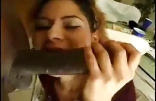 XXX गोरा प्रोमस्टर के पास मोटल चालक के साथ पर्याप्त समय होता है