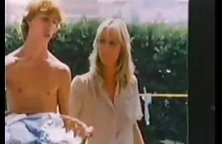 XXX प्रेमिका ने एक अच्छे blowjob और भावुक गुदा सेक्स के साथ लड़के को खुश किया
