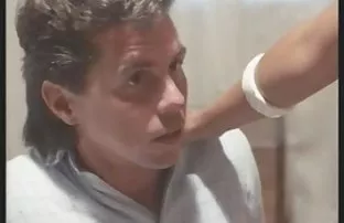 XXX वल्गर श्यामला अपने प्रेमी को चूसती है और कैमरे पर उसके साथ घूमती है