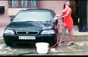 XXX एक होटल के कमरे में स्कूल की वर्दी में वेश्या वेश्या चुदाई करती है