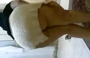 XXX पोर्न के लिए एक हैंडजोब के लिए एक सचिव मिला और अपने डिक की पेशकश की