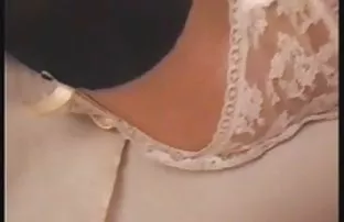 XXX लिनन में आदमी के पास आया और आसानी से गर्म बकवास द्वारा बहकाया