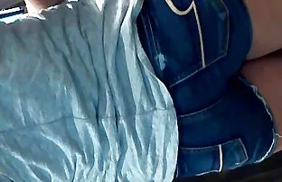XXX टॉयलेट कैफे में सेक्स करने के लिए पिकापर ने एक बस्टी लड़की को पैसे दिए