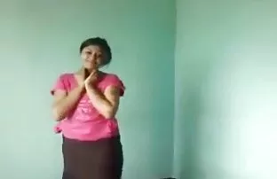XXX प्रशिक्षित ट्रेनर एथलीट को अंडरडोजिंग से राहत देता है