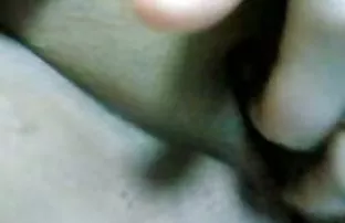 XXX टैक्सी ड्राइवर ने अपने पसंद के ग्राहक को बहकाया और अपने सहयात्री पर कूद गया