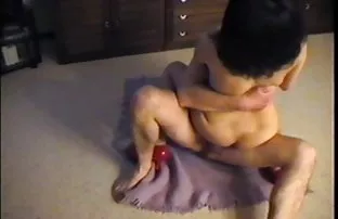 XXX श्यामला परिपक्व आदमी fucks और जीवन का आनंद लेता है