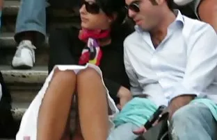 XXX रज्जु एक गंजे आदमी और फटी हुई चूत को देखकर भड़क गया