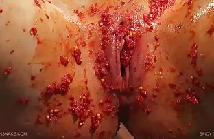 XXX आदमी ने शॉवर में गाल के लिए एक स्पोर्टी लैटिना दी और बिस्तर में गड़बड़ कर दी