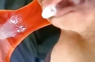 XXX ध्यान के दौरान, नीग्रो ने एक शक्तिशाली लिंग योग प्रशिक्षक देखा