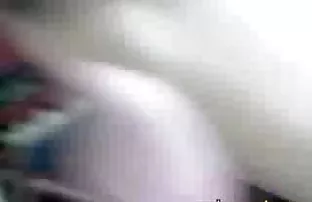 XXX एक दोस्त की आँखों में जॉनी कैसल प्रसिद्ध रूप से अपनी पत्नी की गांड में हाथ डाले हुए