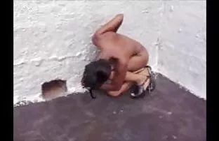 XXX दिन के उजाले में बस्टी चीटर अपने पति को गंजे प्रेमी के साथ सींग सिखाती है