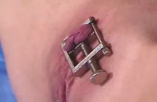 XXX शिक्षक को गर्म सेक्स के बदले में अपने पैरों को चूमने की अनुमति देता है
