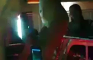 XXX मालदीव में ताड़ के पेड़ों के नीचे पतला