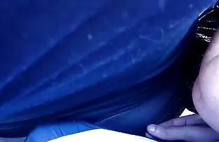XXX Busty मालिश करनेवाली अपने ग्राहकों को खुशी देना जानती है।
