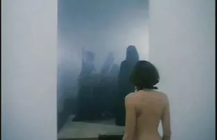 XXX मैंने लड़की को उसके मुँह में और पैंट में ज़हन्नुल को एक मोटे डिक के साथ हिलाया