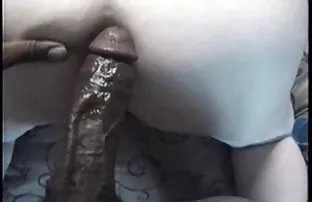 XXX शरारती युवा महिला ने गुदा को लालच दिया