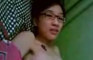 XXX काले चमड़ी वाले लड़के ने सफेद मोज़ा में एक सुंदर गोरा के साथ सेक्स किया है