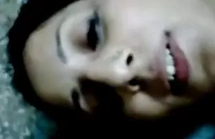 XXX दो lesbukhs एक अजीब घर में caresses के लिए सोया और खुद को गुदा में दे दिया