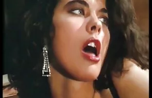 XXX उसे बस अपनी बीवी की चूत चाटने का शौक है
