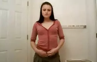 XXX शर्मीली मॉडल ने एक अनुभवी महिला फोटोग्राफर के साथ समलैंगिक यौन संबंध बनाए