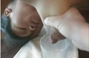 XXX नाश्ते के लिए गर्लफ्रेंड से डबल blowjob