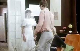 XXX दोस्त के बड़े बोल्ट ने खेल गुड़िया को जॉगिंग के बाद आराम करने में मदद की