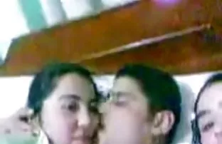 XXX टीना के ने अपने प्रेमी को चाय की एक छड़ी पर बुलाया और उसे गधे में दे दिया