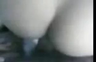 XXX सफाई महिला मालिक के एक शक्तिशाली सदस्य को देखकर दंग रह गई और उसे चोदने के लिए तैयार हो गई