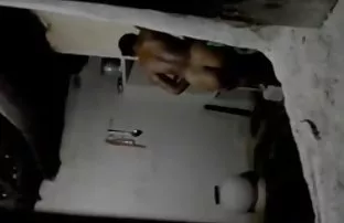 XXX एक व्यापार यात्रा से लौटा और तुरंत एक युवा मालकिन को चोदने गया