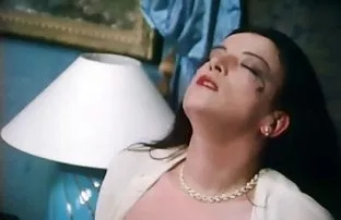 XXX मालिश करने वाले ने सफलतापूर्वक ग्राहक को कई ओर्गास्म तक लाया।