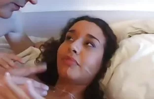 XXX आजादी के लिए ऑफिसर ब्रिक ने होटल में पकड़ी गई वेश्या की चुदाई की