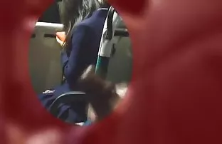 XXX एक चिंतित छोटा आदमी पूरे दिन गुदा मैथुन करता है